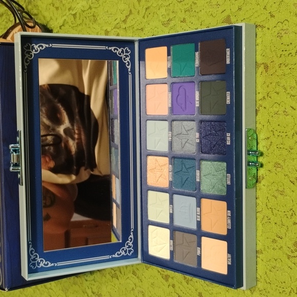 Jeffree Star BLUE BLOOD LARGE EYE SHADOW PALLET NWT Out of stock on webpage - Picture 3 of 3